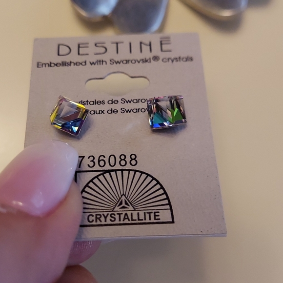 Nwt Irredecent Swarvoski Square Earrings - Picture 8 of 8